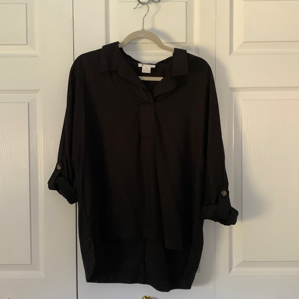 Women’s black shirt